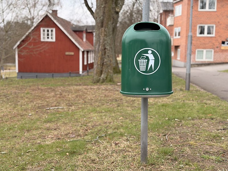 Foto på en papperskorg
